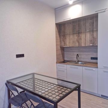 Набережна Перемоги вул., 7