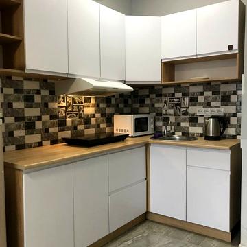 Магістральна вул., 33