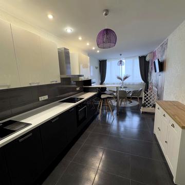 Валерія Лобановського просп. (Червонозоряний), 4-Г