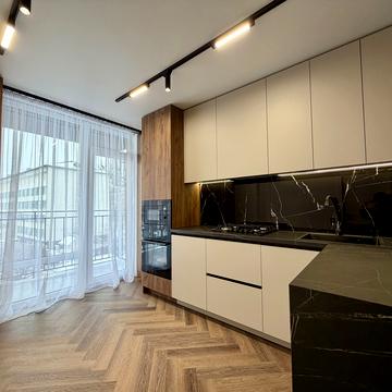 Карпатська вул., (Будинок)