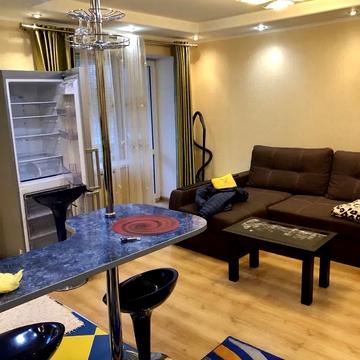 Академіка Богомольця вул., 8-А