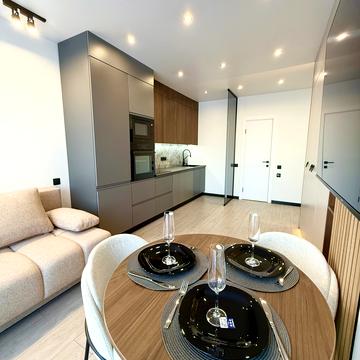 Причальна вул., 12