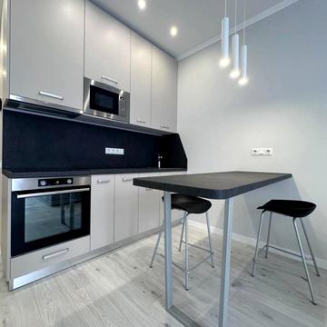 Центральна вул., 21-Б