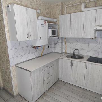 Радистів вул., 30