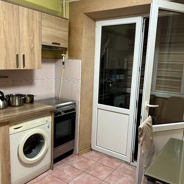 Жмеринська вул., 6