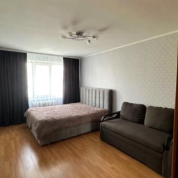 Богатирська вул., 16