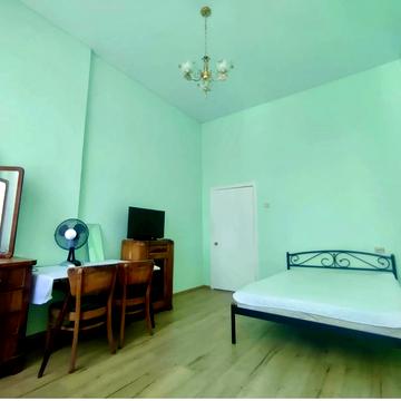 Саксаганського вул., 33