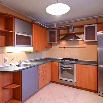 Буковинська вул., 5