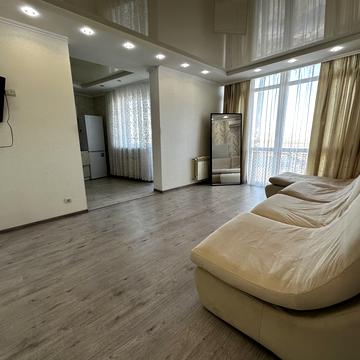 Володимира Івасюка просп. (Героїв Сталінграду), 2-Д