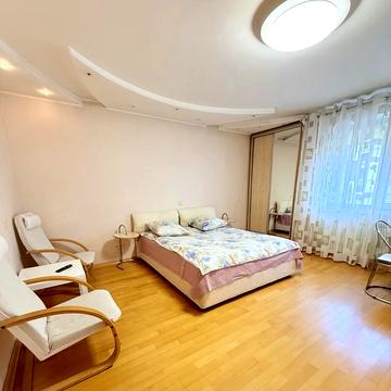 Антоновича вул. (Горького), 94-96