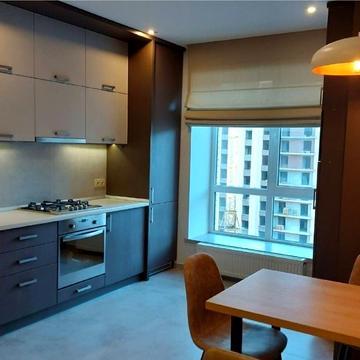 Набережна Перемоги вул., 42