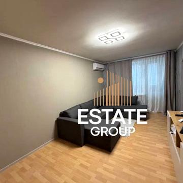 Богдана Хмельницького просп. (Героїв Сталінграда), 8-Е