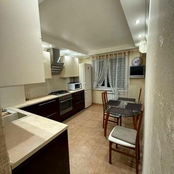 Героїв просп., 46