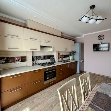 Олександра Довженка вул., (Будинок 3)