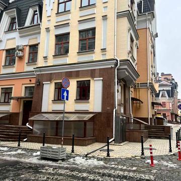 Воздвиженська вул., 14