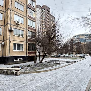 Гірницький мікрорайон вул., 42