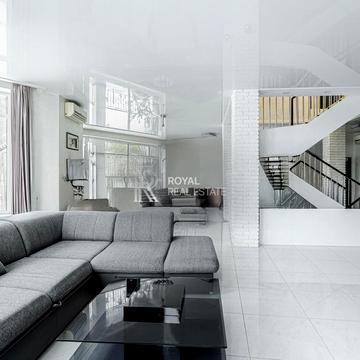 Івана Франка вул. (Некрасова), 28