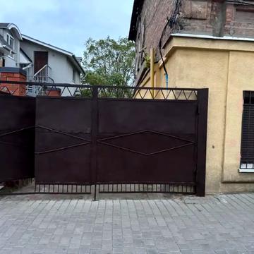 Виконкомівська вул., 45