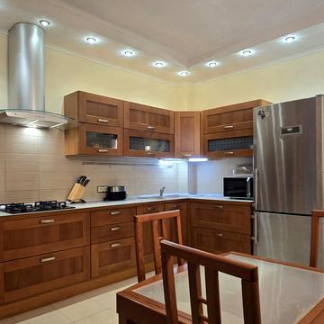 Введенська вул., 27/51