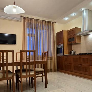 Введенська вул., 27/51