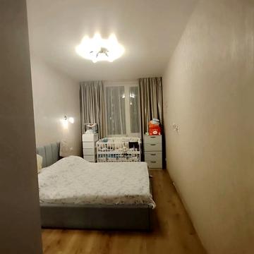 Михайлівська вул., (Будинок 1)