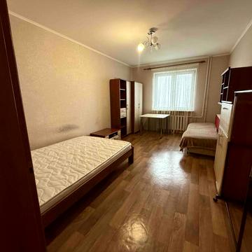 Григорія Ващенка вул., 1