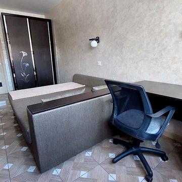 Вацлава Гавела бульв. (Івана Лепсе), 28