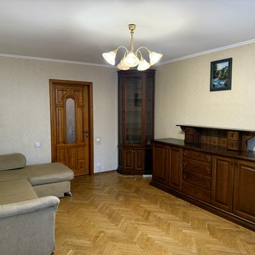 Валерія Лобановського просп. (Червонозоряний), 18