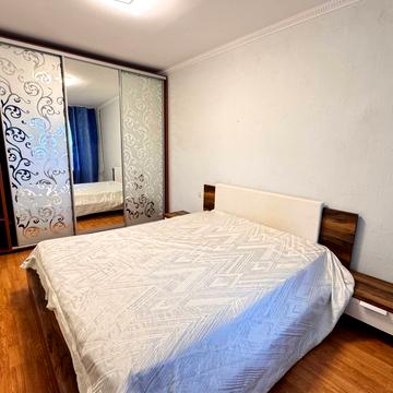 Терещенківська вул. (Червоного Козацтва), 2