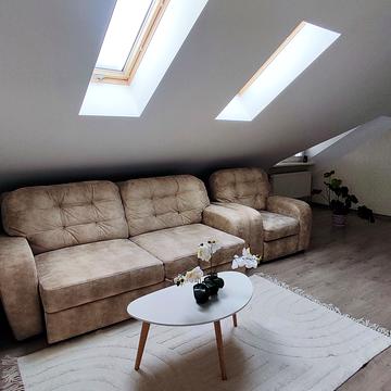 Яблунева вул., 8