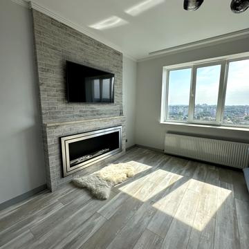 Вокзальна вул., 56