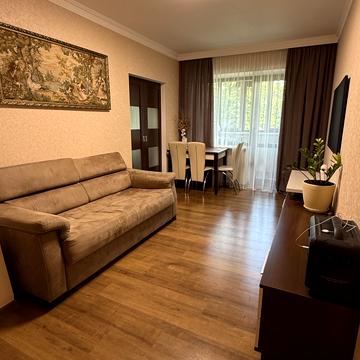 Меблева вул., 5