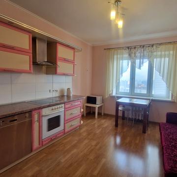 Ніжинська вул., 5