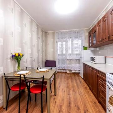 Драгоманова вул., 2