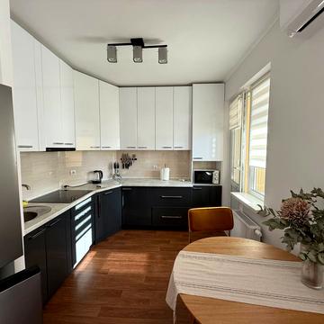 Юлії Здановської вул. (Ломоносова), 81-Б