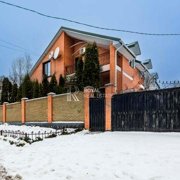 Яготинська вул.