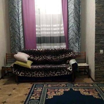 Героїв Небесної Сотні просп., 28/2