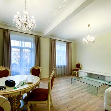 Пирогова вул., 2