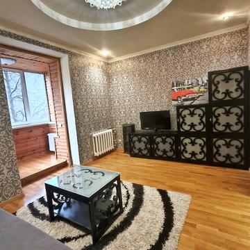 Володимира Мономаха вул. (Московська), 10