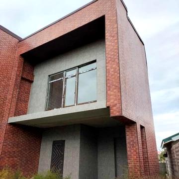 Колекційна, 21/4