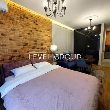 Бульварно-Кудрявська вул. (Воровського), 15