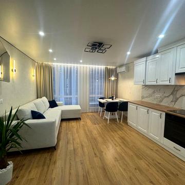 Романа Левицького вул., 4