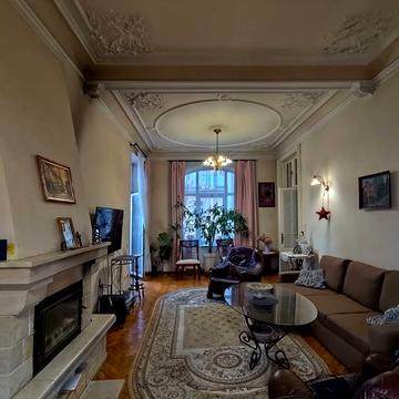 Генерала Тараса Чупринки вул. (Пушкіна), 7