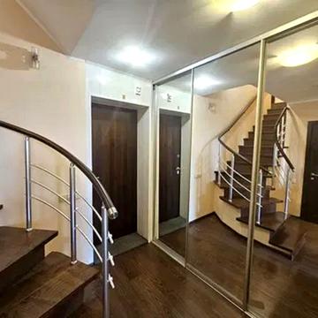 Олександра Поля просп. (Кірова), 1/9