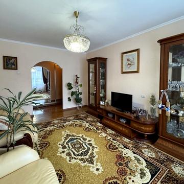 Прибузька вул., 4