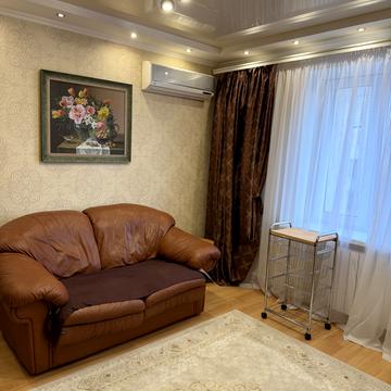 Рибальська вул., 8