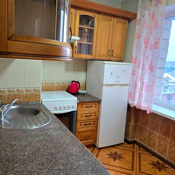 Предславинська вул., 25