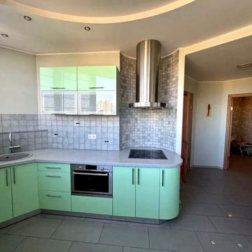 Саперно-Слобідська вул., 22