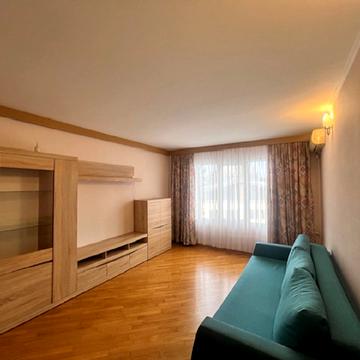 Академіка Філатова вул., 52/2