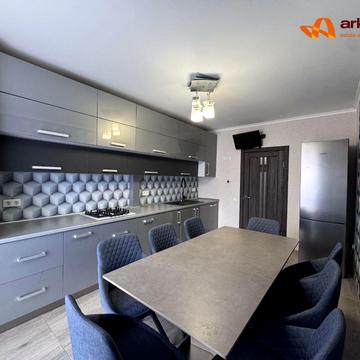 Василя Стуса вул., 42